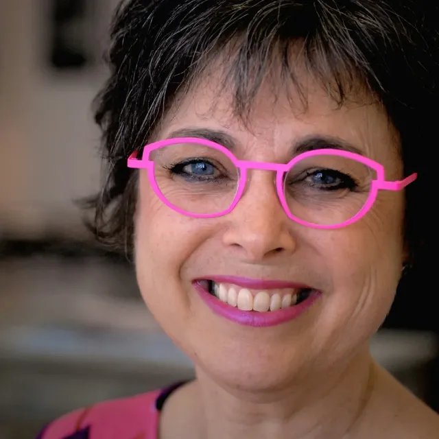 pamela%20alderman%20headshot_edited.jpg