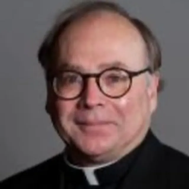 Rev%20Stephen%20Fieldsjpg_edited.jpg